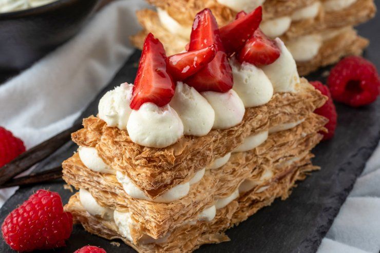 Мільфей: як виник батько торта "Наполеон"? на порталі Gromada Group